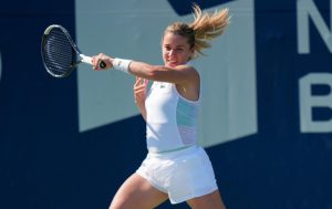 Maja Chwalińska remporte son premier match depuis Roland-Garros après une grave blessure à Wimbledon