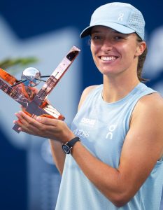 Mark Petchey a remarqué quelque chose de différent chez Swiatek lors de son sacre à l’Open du Canada