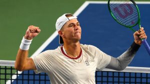 Martin Damm crée la sensation en battant Daniil Medvedev à Winston-Salem