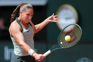 Menée d&rsquo;un set et d&rsquo;un break, Diane Parry renverse Loïs Boisson et file en huitièmes à Cincinnati