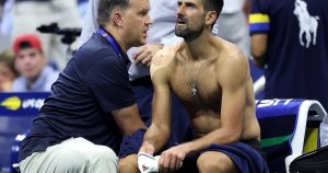 Pris de vomissements, Novak Djokovic prend déjà la porte à l&rsquo;US Open: « J&rsquo;ai détesté pratiquement chaque instant passé sur le court »