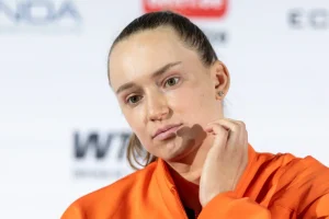 Rybakina, 11h36 sur les courts : « Je vais tout donner » face à Swiatek