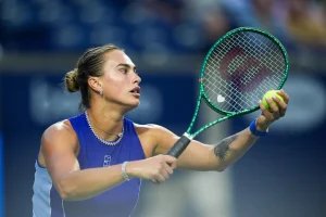 Sabalenka assure l’essentiel à Cincinnati malgré une frayeur dans le deuxième set