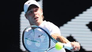 Shapovalov compare ses difficultés à celles de Draper alors que les blessures continuent de le freiner