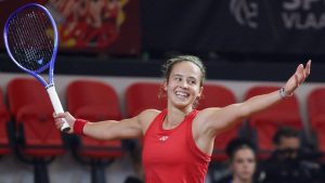 Tennis : « La santé avant tout ! » Forcée de jouer trois matchs dans la même journée, une joueuse belge remporte son plus grand titre après un tournoi fortement perturbé