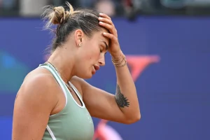 Toronto : Alexandrova fait tomber Sabalenka après un combat fou, Svitolina élimine Anisimova