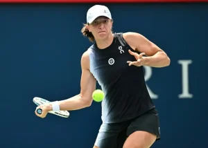 Toronto : Swiatek écrase Shnaider et rejoint Svitolina en demi-finales
