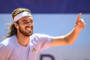 « Tsitsipas ne passera pas au revers à deux mains » : son nouveau coach répond aux critiques