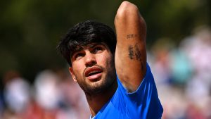 Un médecin italien franchit la limite avec une déclaration controversée sur la santé mentale de Carlos Alcaraz.