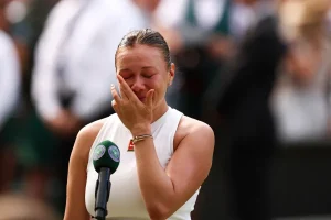 Vidéo – Amanda Anisimova fond en larmes à Toronto après une nouvelle déception