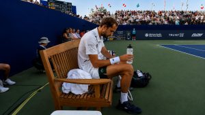 après une défaite difficile, Daniil Medvedev envisage le pickleball et le curling