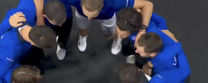 ATP, Laver Cup, Vidéos > La célébration géniale de Yannick Noah avec Alcaraz, Zverev et le reste de la Team Europe