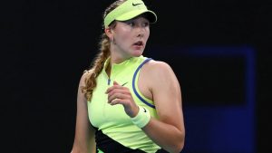 Andreeva encore battue par Fernandez, qui rejoint les demi-finales à Singapour