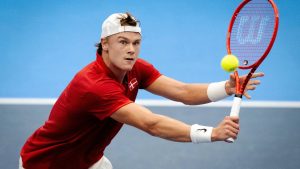 Après 11 mois sans jouer, Holger Rune réussit son retour en Coupe Davis