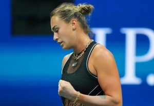 Aryna Sabalenka domine une débutante en Grand Chelem et se qualifie aisément pour le 3e tour