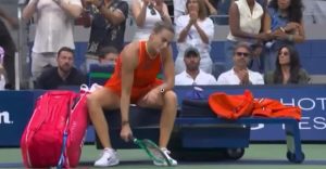 Aryna Sabalenka fracasse sa raquette après sa douloureuse défaite en finale de l’US Open