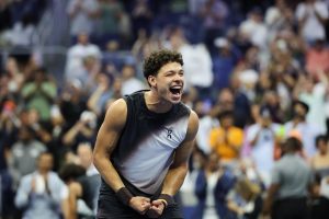 Ben Shelton après son exploit face à Carlos Alcaraz en quarts de finale de l&rsquo;US Open : « C&rsquo;était une guerre, un match épique »