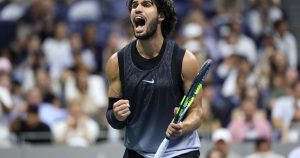 Carlos Alcaraz éliminé de l&rsquo;US Open : Ben Shelton parvient à vaincre le tenant du titre au bout de la nuit