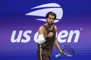 Carlos Alcaraz finit fort face à Jaime Faria au deuxième tour de l&rsquo;US Open