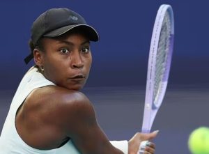 Coco Gauff explique comment son entraîneur l’a aidée alors qu’elle était en difficulté face à Jovic