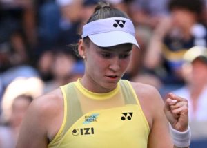 Elena Rybakina à une victoire de la place de n°1 mondiale, avant d’admettre que c’était &lsquo;lucky&rsquo;