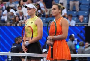 Elena Rybakina reconnaît qu’Aryna Sabalenka peut être « assez intimidante par moments »