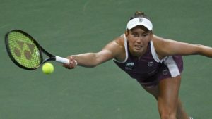 Il n’y a pas que le simple dans la vie, il y a le double aussi : Élise Mertens poursuit sa route à l’US Open