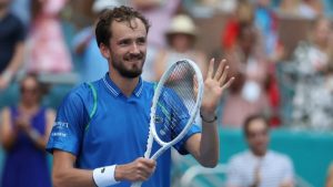 Medvedev plaisante avec Rublev après son titre : « Dans cinq ans, un Grand Chelem »