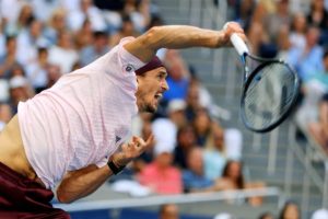 Mischa Zverev balaie d’un rire les critiques sur la routine au service d’Alexander Zverev