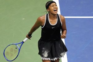 Naomi Osaka franchit le premier tour de l&rsquo;US Open et fait encore sensation avec son style vestimentaire