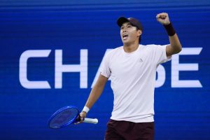 Tien use Mensik et se qualifie pour les huitièmes de finale de l&rsquo;US Open
