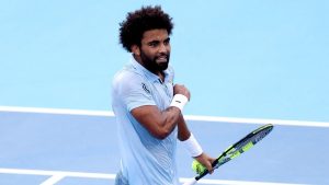 Tokyo : Fils valide sa qualification après un succès en trois sets