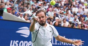 Trop « poilue » en tennis, plus grosse au ping ou trop rapide au golf : notre dossier sur la balle qui transforme le sport