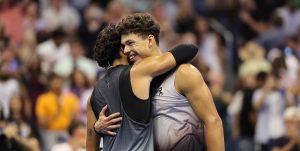 US Open > Ben Shelton, après son incroyable victoire contre Carlos Alcaraz : « Il fait des choses qui sont tout simplement incroyables. C’est le match que j’ai le plus apprécié de toute ma carrière »