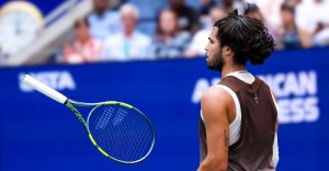 US Open > Carlos Alcaraz persiste et signe après son coup de pression : « Dans ces moments, j’ai l’impression de ne pas jouer avec joie, de ne pas prendre de plaisir sur le court »