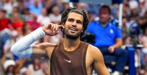 US Open > « Ce que Carlos Alcaraz est en train d&rsquo;accomplir est sans précédent dans l&rsquo;histoire du tennis. Sans blessure, il pourrait bien dépasser la barre des 20 titres du Grand Chelem », lâche Rick Macci