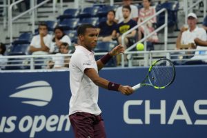 US Open > Justine Hénin très dure envers Auger-Aliassime, sorti dès le deuxième tour : « C’est un joueur du top 5 qui ne nous offre pas forcément les garanties ni le niveau que l’on attend »