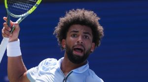US Open > Laurent Raymond, ancien coach d&rsquo;Arthur Fils en remet une couche : « C&rsquo;est sûr qu&rsquo;il y a des attentes, surtout quand tu vois qu&rsquo;il n&rsquo;y a pas Sinner, qu&rsquo;Alcaraz revient tout juste. Il fallait passer ce premier tour… »