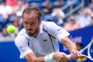 US Open > Medvedev dépité, éliminé par Tiafoe : « On peut parler de Frances, on peut parler de moi, mais la réalité, c&rsquo;est que j&rsquo;ai perdu en trois sets et je sais que je peux jouer dix fois mieux que ce que j&rsquo;ai montré aujourd&rsquo;hui »