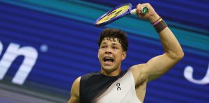 US Open > Shelton choqué avant d&rsquo;affronter Alcaraz : « Ne pas jouer pendant 5 mois et revenir de cette manière, c&rsquo;est surhumain. Le niveau qu&rsquo;il affiche est vraiment, vraiment impressionnant »