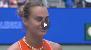 US Open, Vidéos > Aryna Sabalenka, après sa qualification en 8e de finale : « Ma principale tactique consiste à distraire mes adversaires avec mon collier »