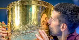 ATP > L&rsquo;avertissement de Jimmy Connors sur Novak Djokovic au reste du circuit : « Tout le monde se dit : &lsquo;Oh, c’est fini pour lui, il a 39 ans&rsquo;. Mais il ne faut jamais écarter un joueur comme ça. S&rsquo;il continue à voyager dans tous ces pays et à passer du temps loin de sa famille, c’est qu’il va être concentré »