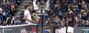 ATP – Pékin > Djokovic à l&rsquo;arbitre lors de son duel contre Zverev : « C&rsquo;est l&rsquo;un des changements de règle les plus stupides que j&rsquo;aie jamais entendus de ma vie »
