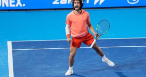 ATP Tokyo: Carlos Alcaraz renoue avec la victoire en conservant son titre à Tokyo