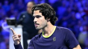 Alcaraz se sort du piège tendu par Basilashvili et verra les quarts à Vienne