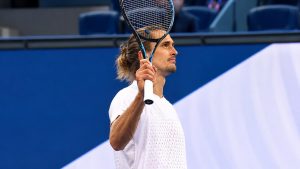 Alexander Zverev s’adjuge le tournoi de Pékin et s’offre un duel avec Novak Djokovic