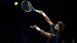 Arthur Fils passe dans la douleur à Bâle, le Masters de Turin se rapproche