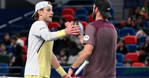 Au Masters 1000 de Shanghai, Zizou Bergs a été la nouvelle victime de la malédiction Alcaraz
