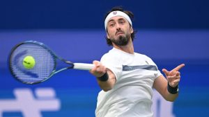 Basilashvili élimine Tsitsipas et s&rsquo;offre une finale inattendue à Almaty
