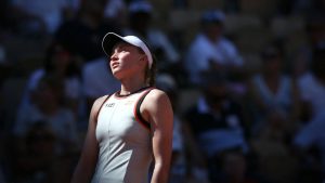 Battue à Pékin, Rybakina rejoint Naomi Osaka dans une statistique très rare pour une n°1 mondiale